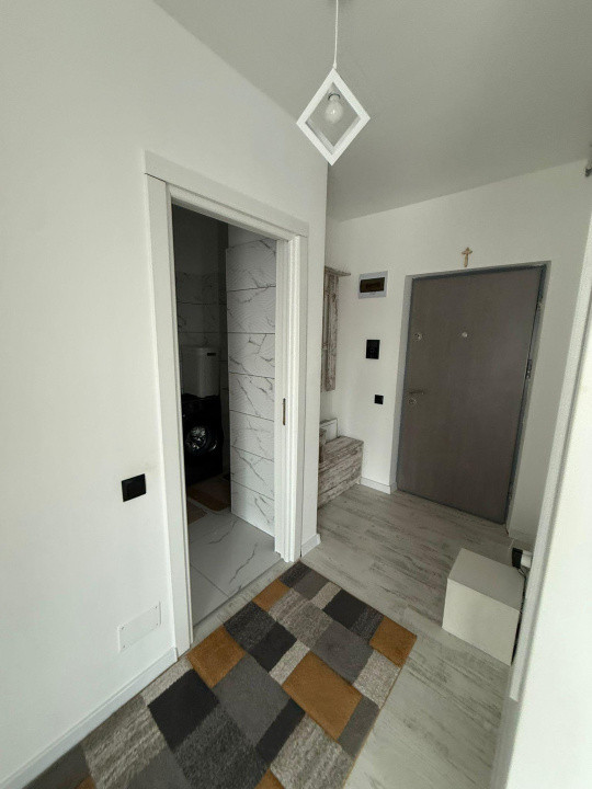 Apartament cu 2 camere, 47 mp, balcon de 24 mp, zona Eroilor