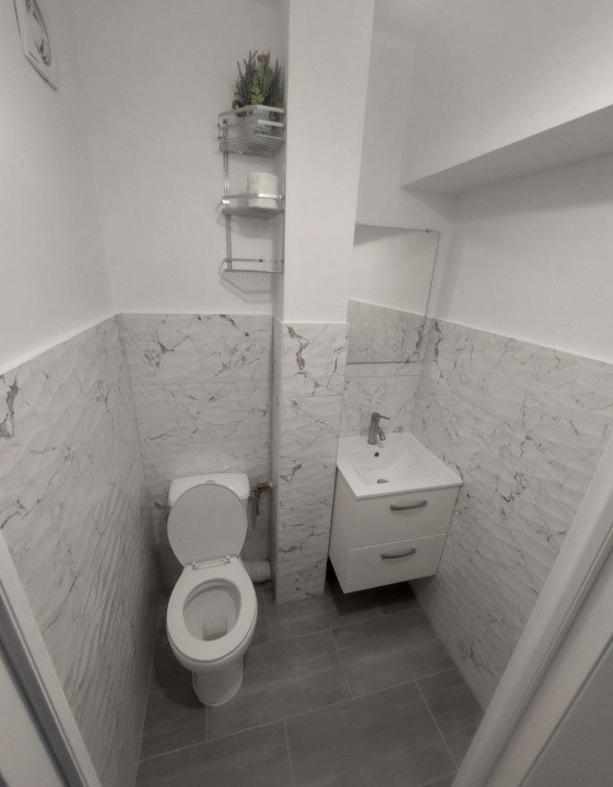 Apartament 3 camere decomandate , 2 bai , 62 mp , Zona Calea Florești 