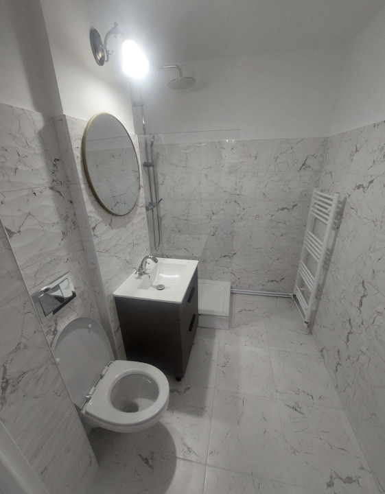 Apartament 3 camere decomandate , 2 bai , 62 mp , Zona Calea Florești 