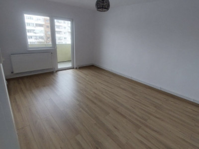 Apartament 3 camere decomandate , 2 bai , 62 mp , Zona Calea Florești 
