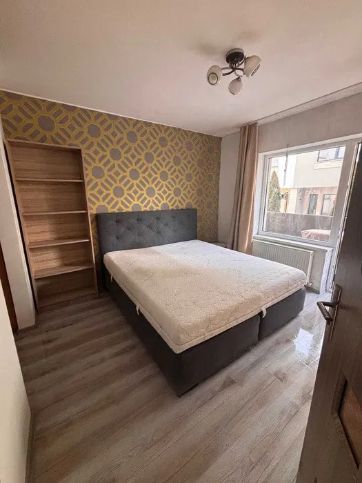 Apartament cu 3 camere, 52 mp, parcare, zona Terra