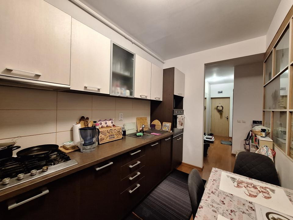 Apartament cu 3 camere, 78 mp, balcon, zona Stadionului