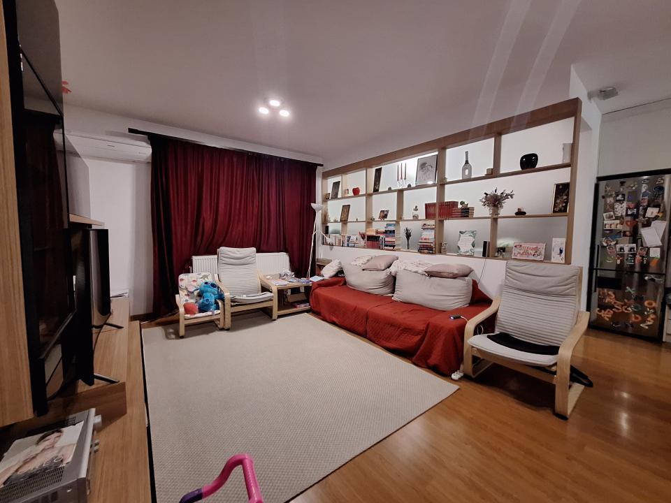 Apartament cu 3 camere, 78 mp, balcon, zona Stadionului
