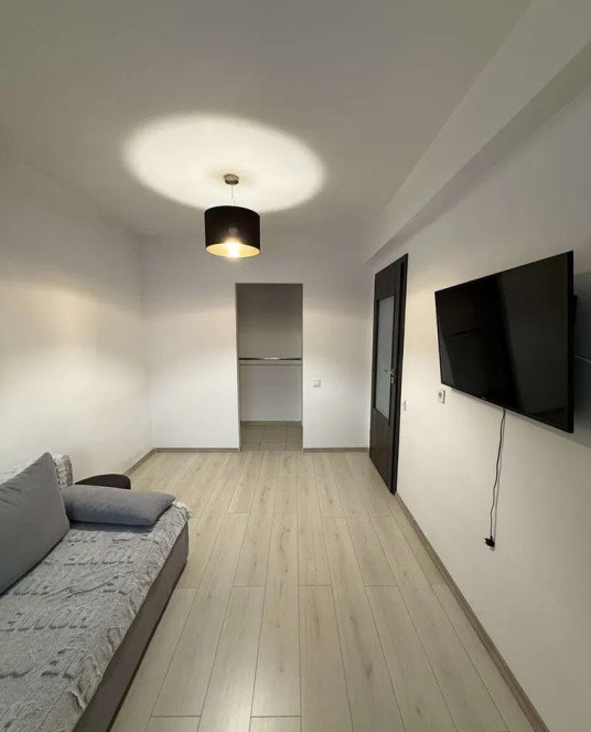 Apartament la cheie cu 3 camere, 61 mp plus terasa 23 mp, zona Leroy