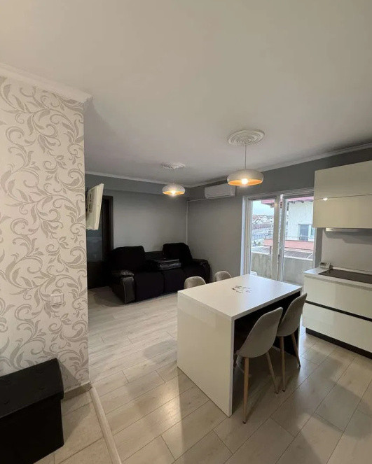 Apartament la cheie cu 3 camere, 61 mp plus terasa 23 mp, zona Leroy
