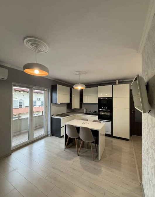 Apartament la cheie cu 3 camere, 61 mp plus terasa 23 mp, zona Leroy
