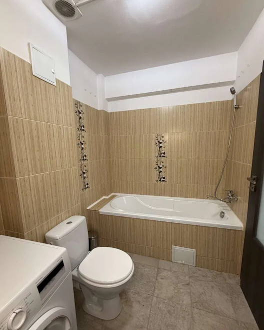 Apartament la cheie cu 3 camere, 61 mp plus terasa 23 mp, zona Leroy