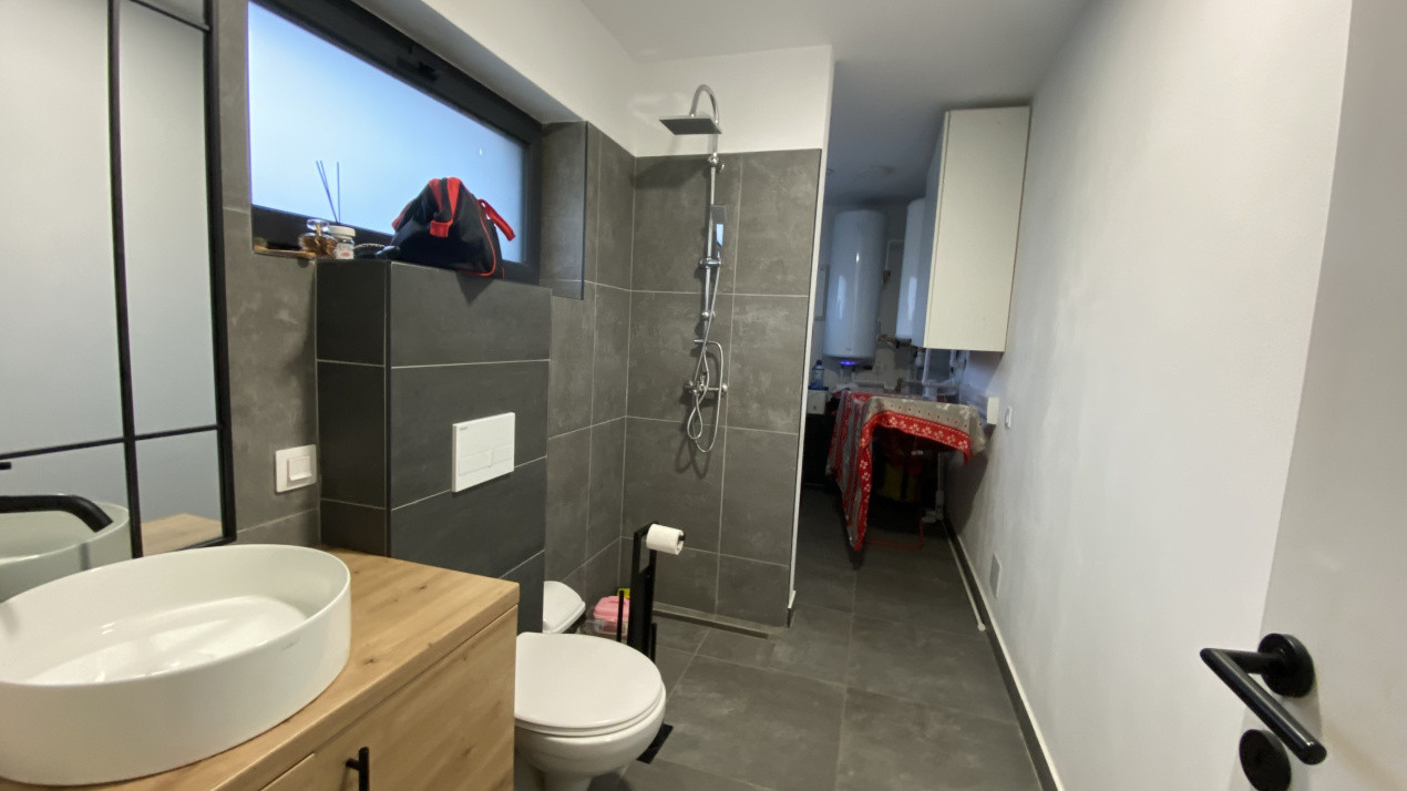 Casa eficienta energetic NZEB 127 mp, teren 830 mp, intrare Gilau