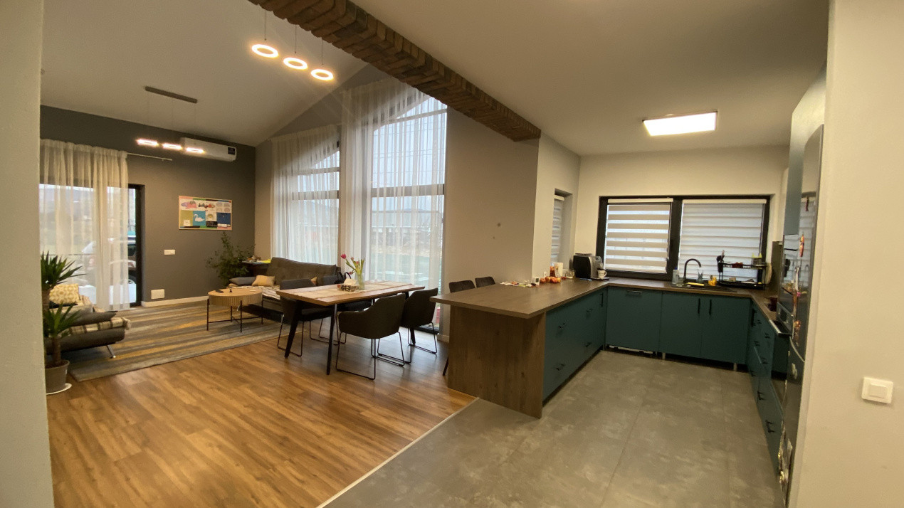 Casa eficienta energetic NZEB 127 mp, teren 830 mp, intrare Gilau