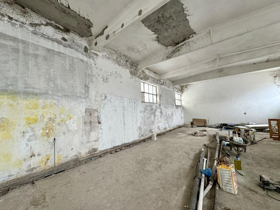 Hală industrială, 282 mp, în curs de renovare, zona Calea Baciului