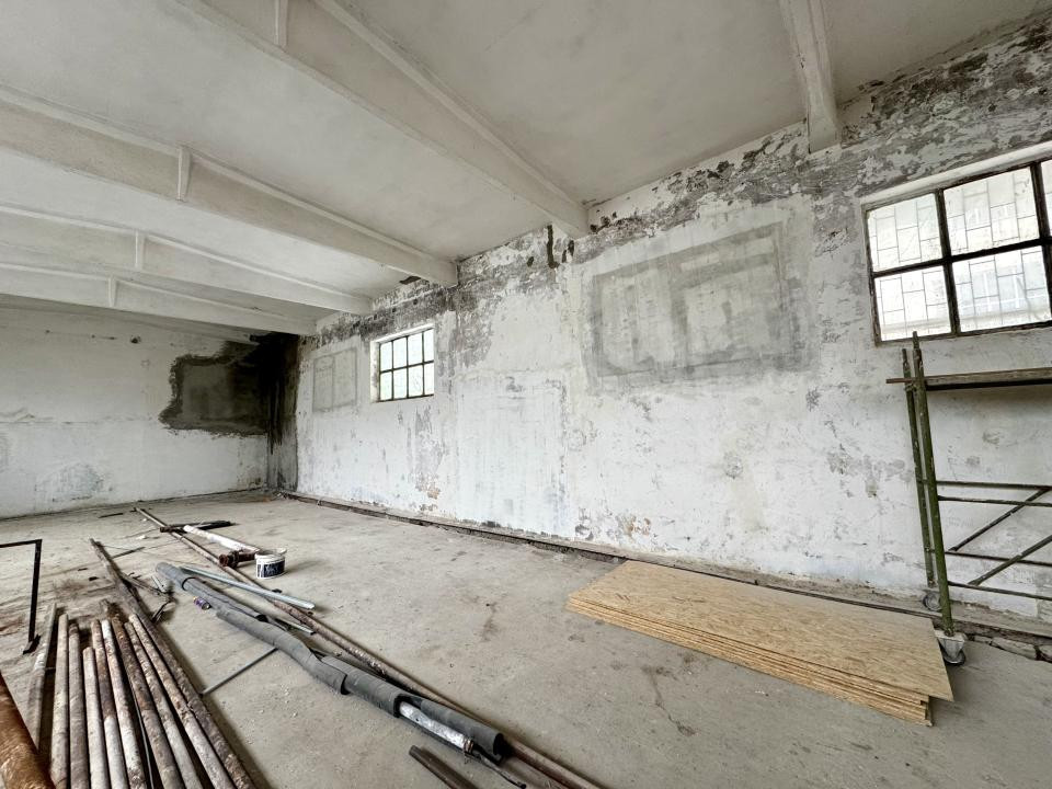 Hală industrială, 282 mp, în curs de renovare, zona Calea Baciului
