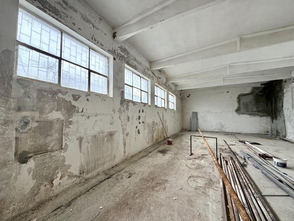 Hală industrială, 280 mp, în curs de renovare, zona Calea Baciului