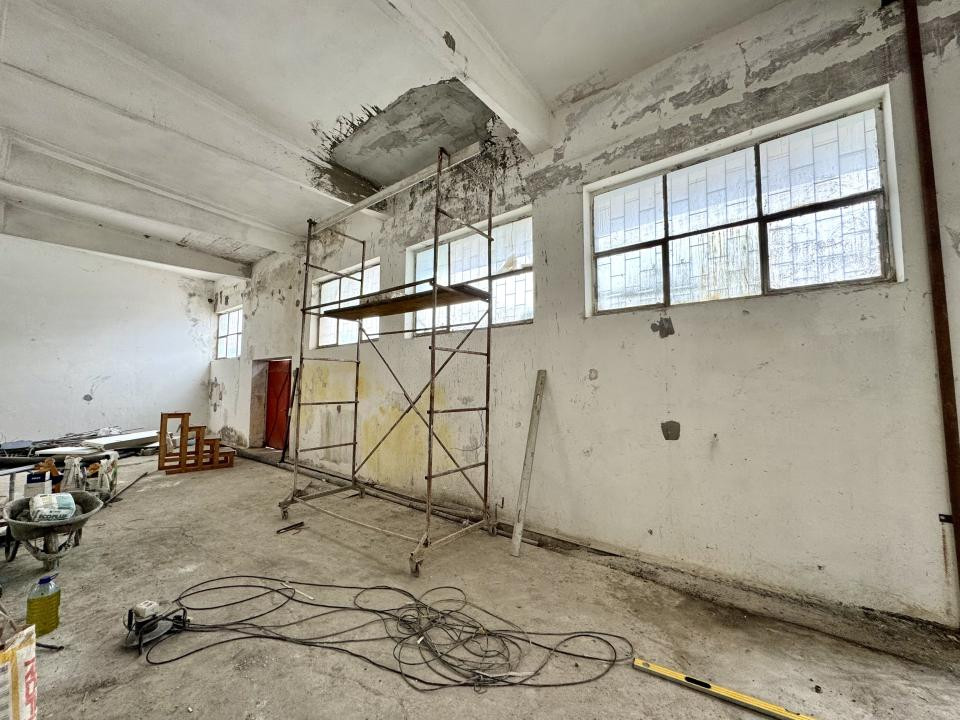 Hală industrială, 280 mp, în curs de renovare, zona Calea Baciului