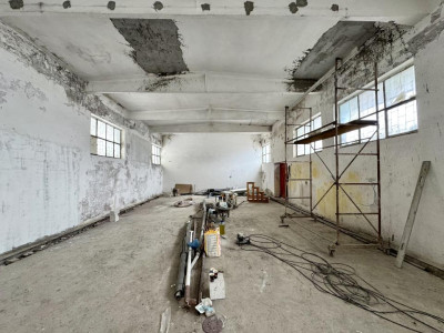 Hală industrială, 280 mp, în curs de renovare, zona Calea Baciului