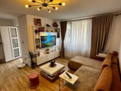 Casa individuala cu 3 camere,curte ded 300 mp