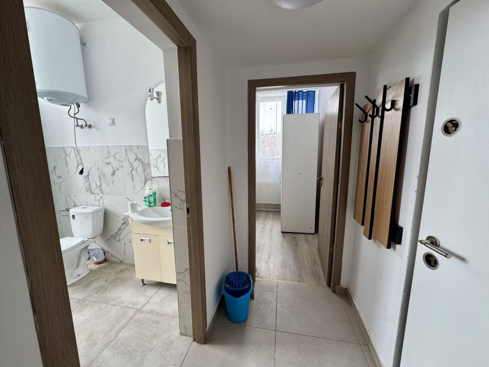 Apartament pentru muncitori, 3 camere, 60 mp, zona Calea Baciului