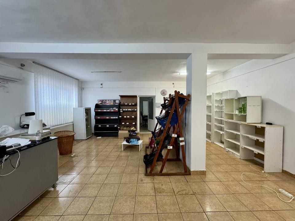 Spațiu comercial, 100 mp, intrare din stradă, zona P-ța Karl Liebknecht