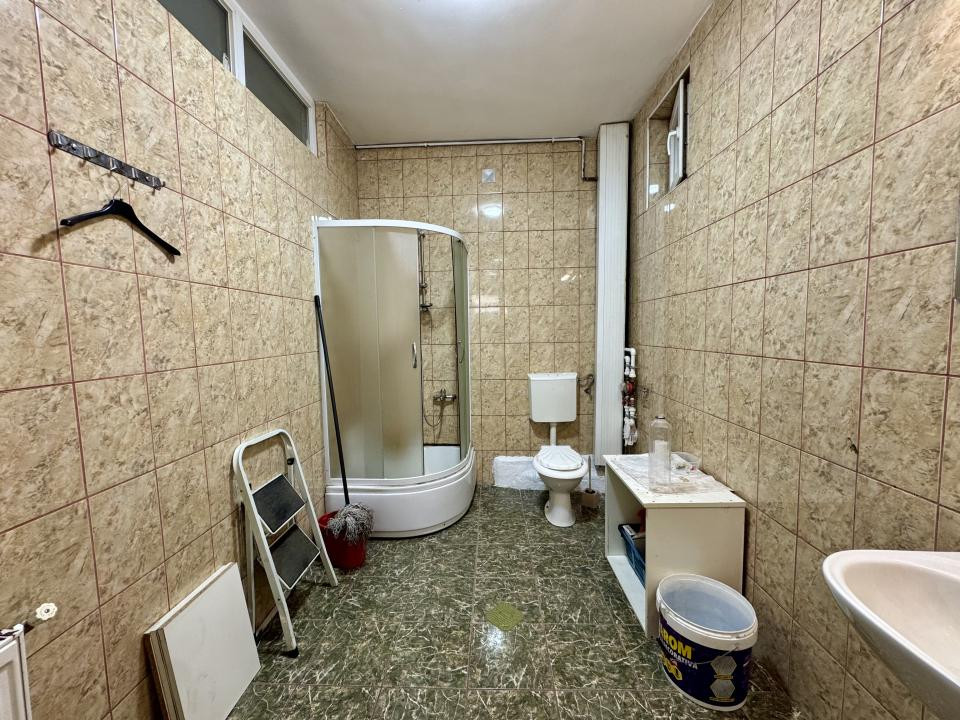 Spațiu comercial, 100 mp, intrare din stradă, zona P-ța Karl Liebknecht