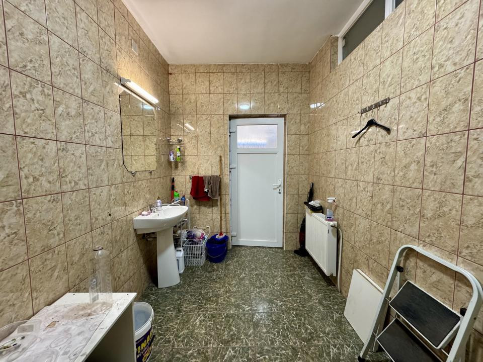 Spațiu comercial, 100 mp, intrare din stradă, zona P-ța Karl Liebknecht