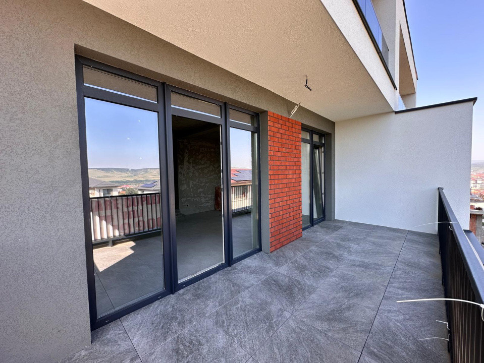 Duplex de vanzare, 3 nivele, 170 mp, teren 270 mp, zona Narciselor 