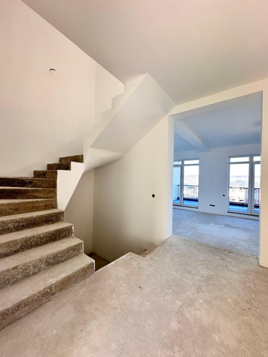 Duplex de vanzare, 3 nivele, 170 mp, teren 270 mp, zona Narciselor 