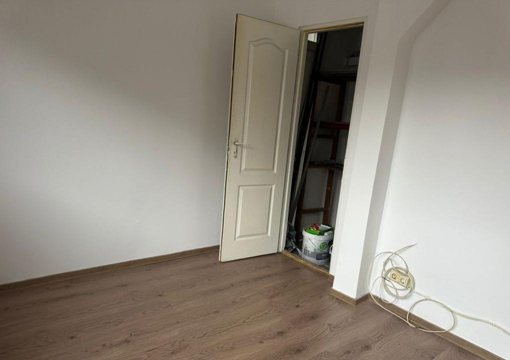 Garsoniera, 40mp, etaj intermediar, zona Lidl Calea Baciului