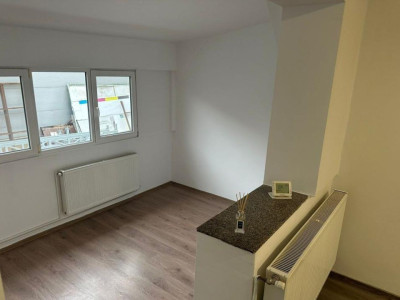 Garsoniera, 40mp, etaj intermediar, zona Lidl Calea Baciului