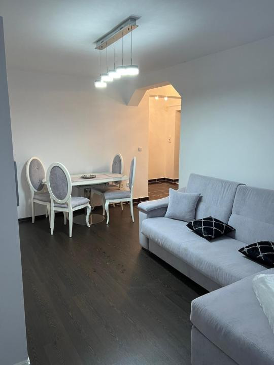 Apartament cu o camera, 39 mp, balcon, zona Stejarului