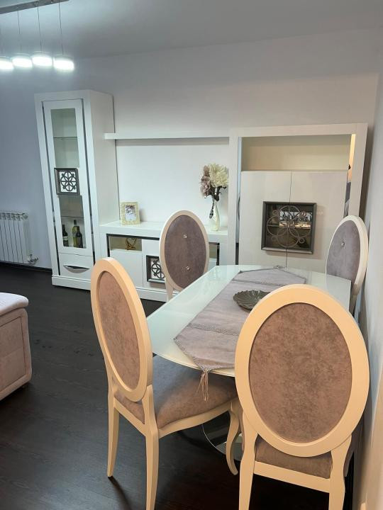 Apartament cu o camera, 39 mp, balcon, zona Stejarului