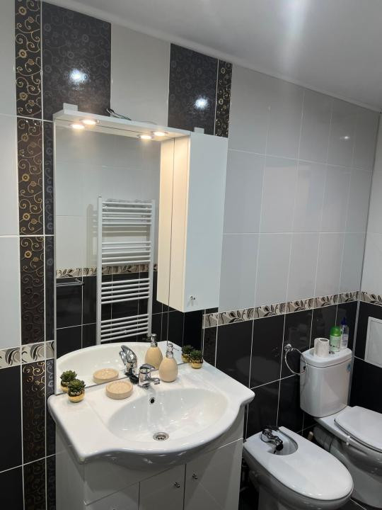Apartament cu o camera, 39 mp, balcon, zona Stejarului