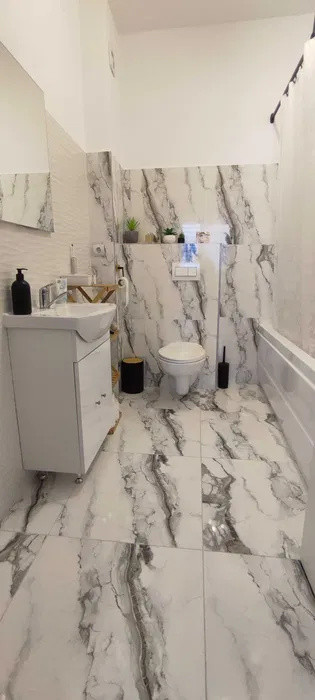 Apartament cu 2 camere, 46 mp, balcon, zona Teilor