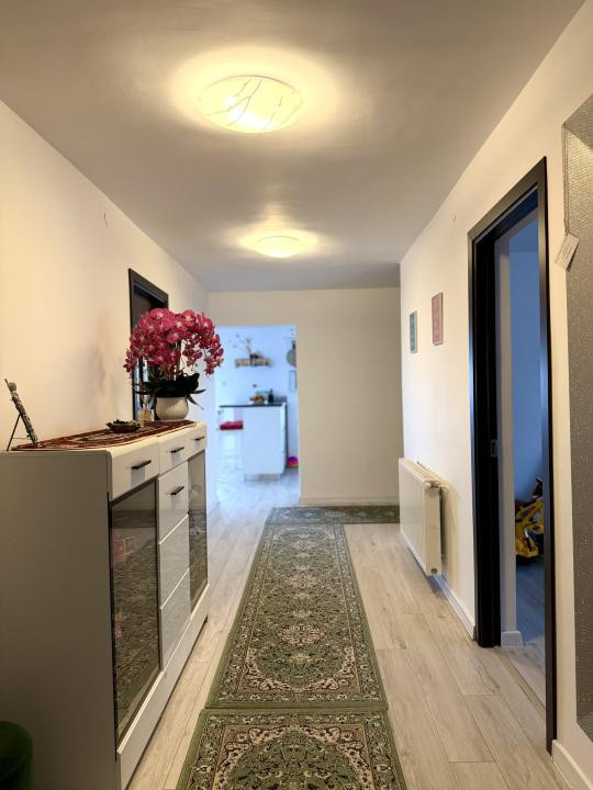 Vila /Casa cu potential in Faget ,510 mp utili