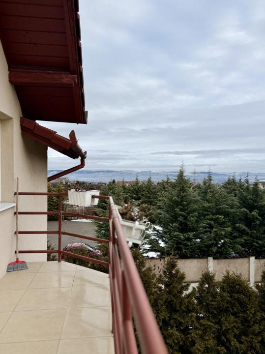 Vila /Casa cu potential in Faget ,510 mp utili