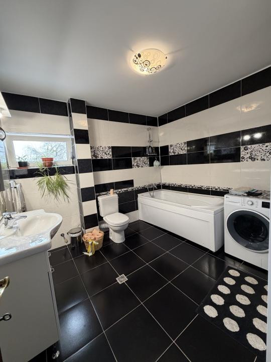 Vila /Casa cu potential in Faget ,510 mp utili