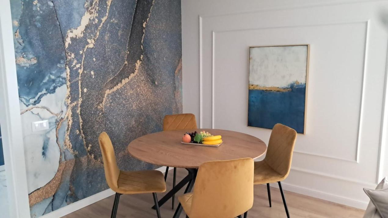 Apartament 2 camere, 53mp, etaj intermediar, terasa 22mp, parcare, zona Amethyst