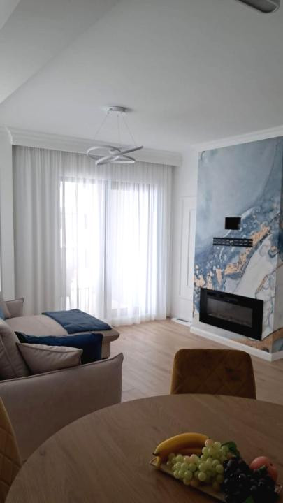Apartament 2 camere, 53mp, etaj intermediar, terasa 22mp, parcare, zona Amethyst