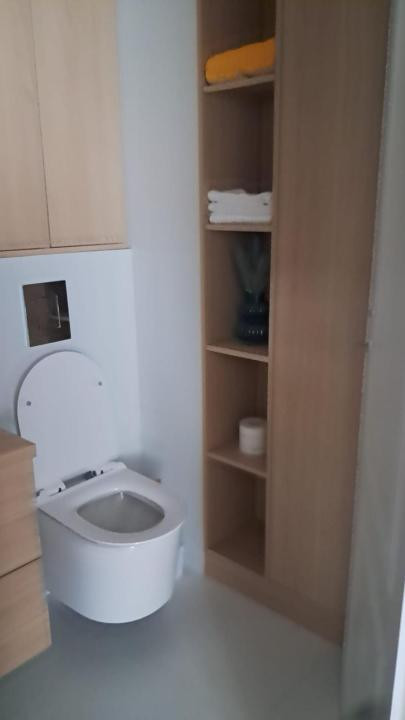 Apartament 2 camere, 53mp, etaj intermediar, terasa 22mp, parcare, zona Amethyst