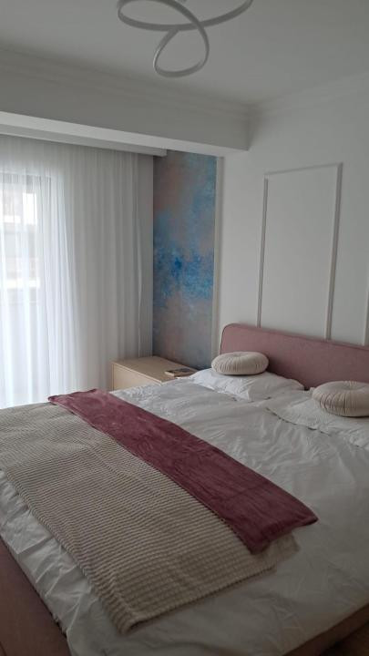 Apartament 2 camere, 53mp, etaj intermediar, terasa 22mp, parcare, zona Amethyst
