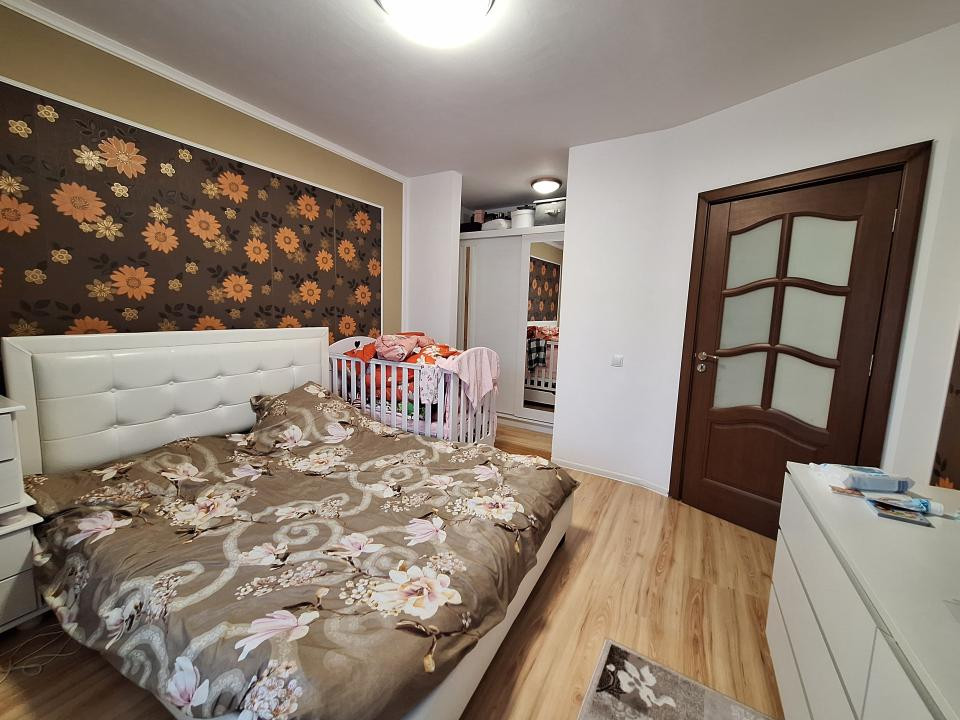 Apartament cu 2 camere, 54 mp, balcon, zona Terra
