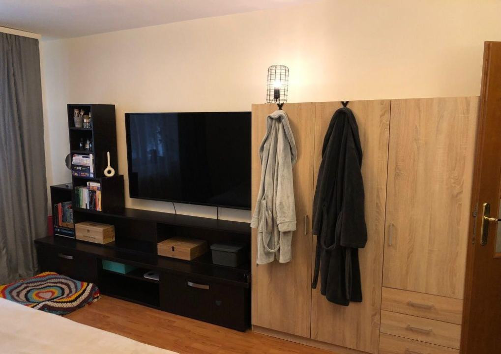 Apartament 2 camere decomandate, 54mp, zona Parang