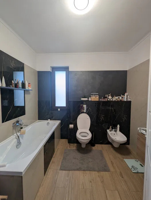 Apartament cu 3 camere, 77 mp, 2 bai, zona Parcului Poligon