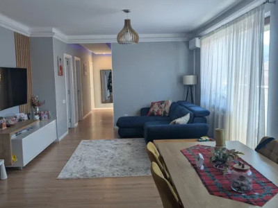 Apartament cu 3 camere, 77 mp, 2 bai, zona Parcului Poligon