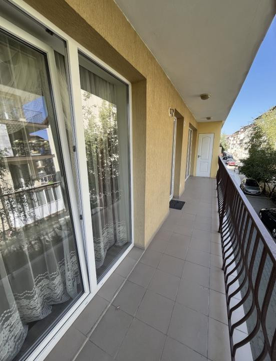 Apartament de 52 mp utili+balcon 10 mp,etaj intermediar,zona Florilor