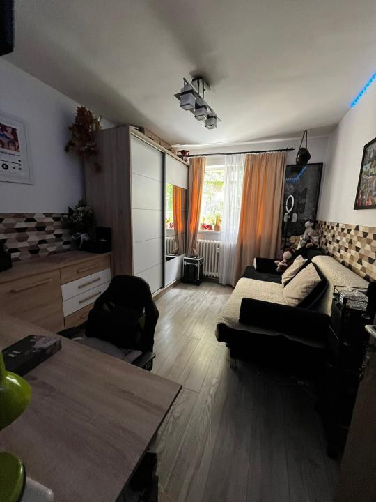 Apartament cu 3 camere, 63 mp, decomandat, zona strazii Mehedinti