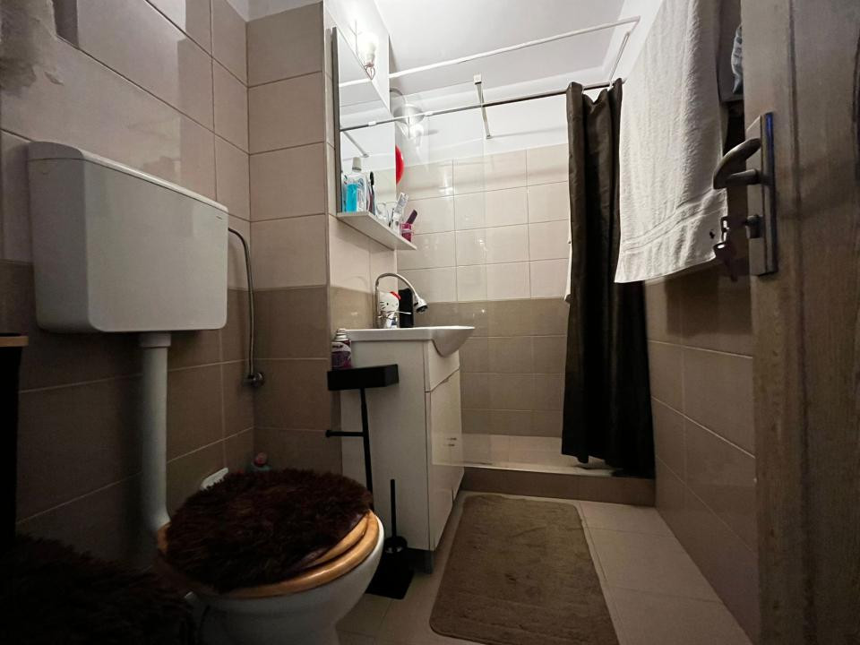 Apartament cu 3 camere, 63 mp, decomandat, zona strazii Mehedinti