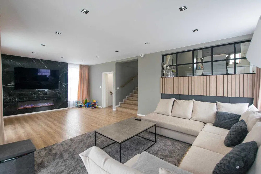Casa individuala, 302 mp utili, teren 1000 mp, zona Calea Turzii
