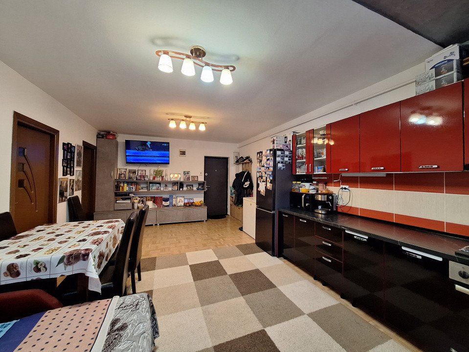 Apartament cu 2 camere, 49 mp, parcare, zona Catanelor