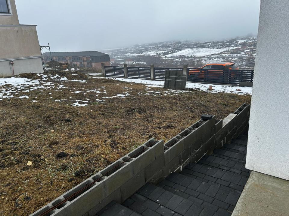 Casa individuala de vanzare,4 camere, Chinteni