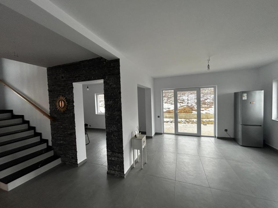 Casa individuala de 4 camere, 261 mp utili, Finisata, Chinteni