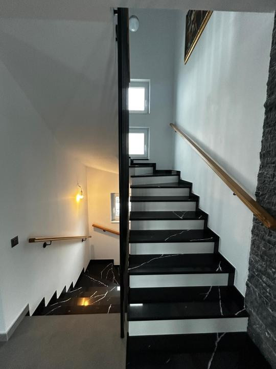 Casa individuala de 4 camere, 261 mp utili, Finisata, Chinteni
